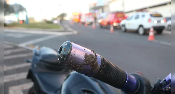 Idoso é atropelado por moto e sofre fratura exposta em Ponta Grossa