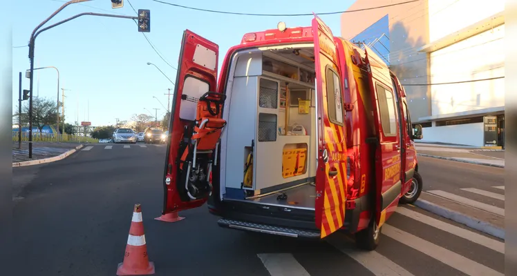 Idoso é atropelado por moto e sofre fratura exposta em Ponta Grossa