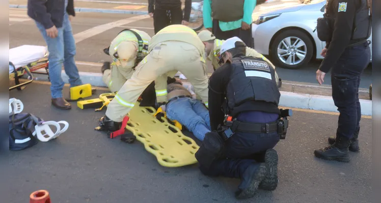 Idoso é atropelado por moto e sofre fratura exposta em Ponta Grossa