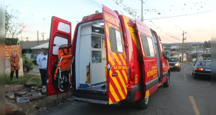 Idosa é atropelada e sofre fratura no braço em avenida no Cará-Cará, em PG