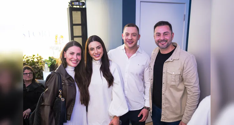 Chris Grande, Priscilla Branco, Gabriel Lotz e Daniel Milla
