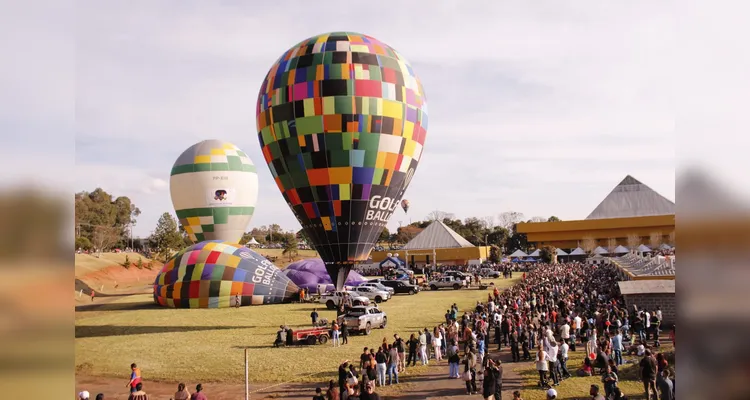 Confira a programação do último dia do Festival de Balonismo em PG