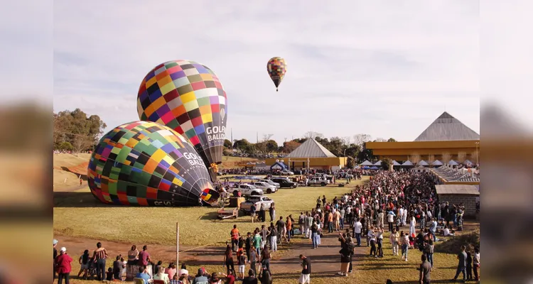 Confira a programação do último dia do Festival de Balonismo em PG
