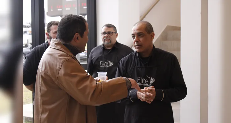Fotos revelam bastidores do lançamento do Livro-Anuário do Grupo aRede