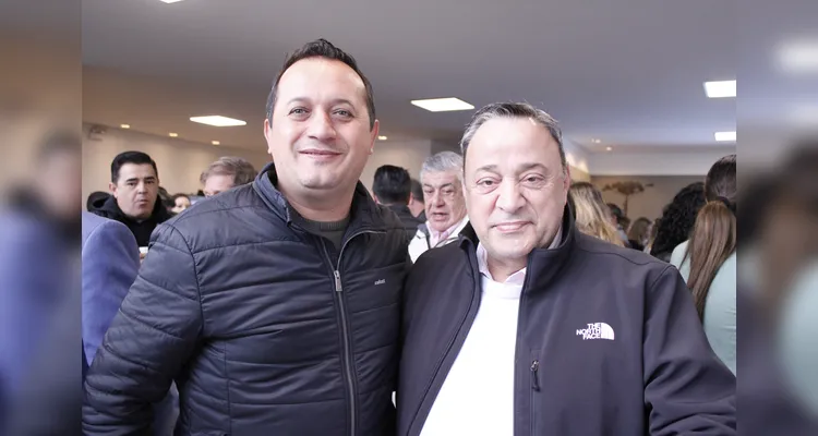 Fotos revelam bastidores do lançamento do Livro-Anuário do Grupo aRede