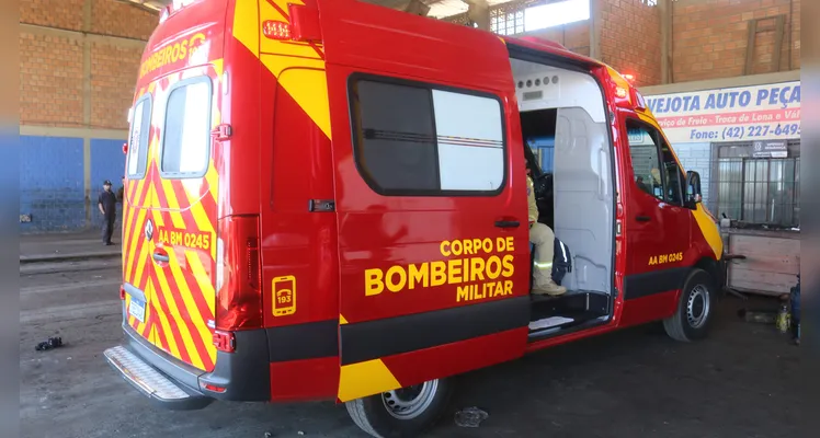 Caminhão arranca e invade loja às margens da PR-151, em PG