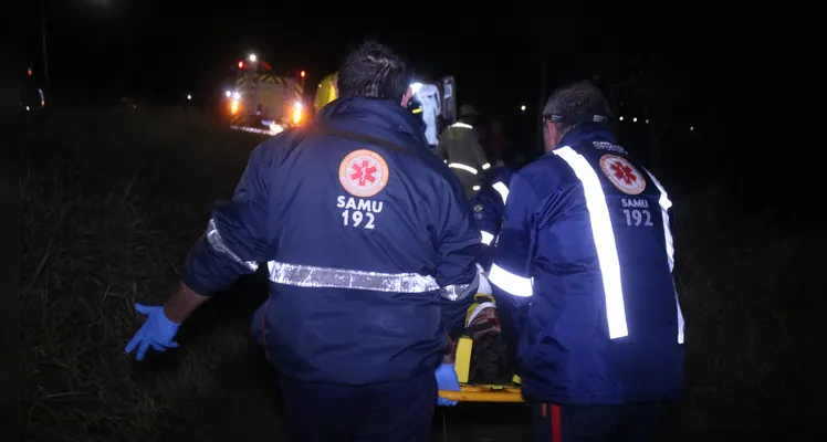 Carro capota com família em PG; criança chegou a ser ejetada com impacto