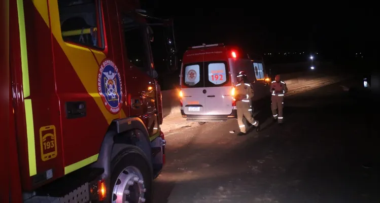 Condutor ‘se perde’ em curva e capota carro na ‘Cipa’, em PG; veja fotos