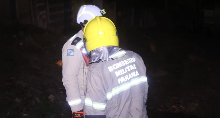 Incêndio de grandes proporções atinge e destrói residência em PG
