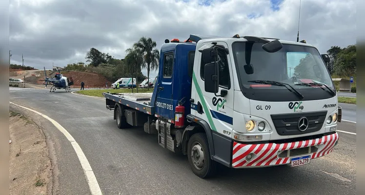 Ciclista se choca contra traseira de caminhão e fica em estado grave em PG