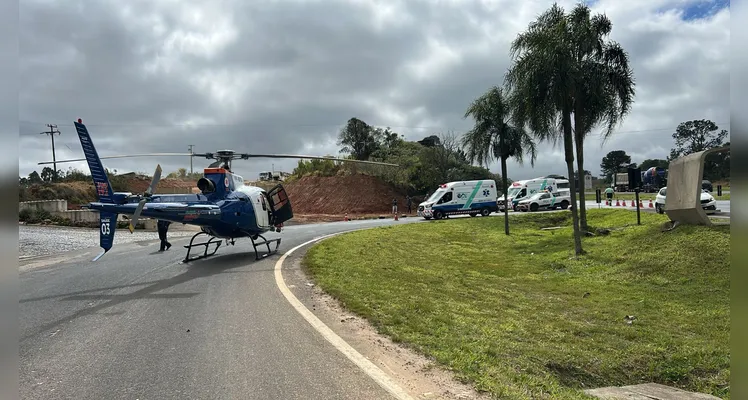 Ciclista se choca contra traseira de caminhão e fica em estado grave em PG