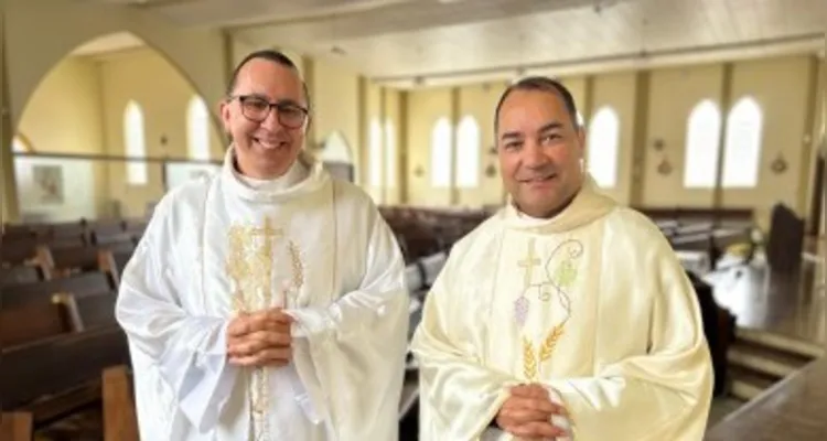 Padres de Ponta Grossa celebram 25 anos de sacerdócio