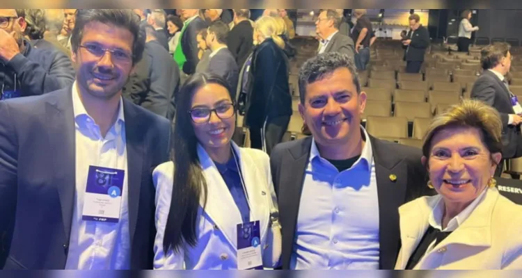 Prefeita Elizabeth participa das comemorações de aniversário da Fiep
