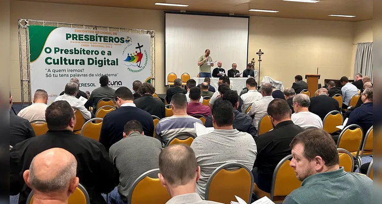 Encontro Regional de Presbíteros reúne mais de 100 padres em Ponta Grossa