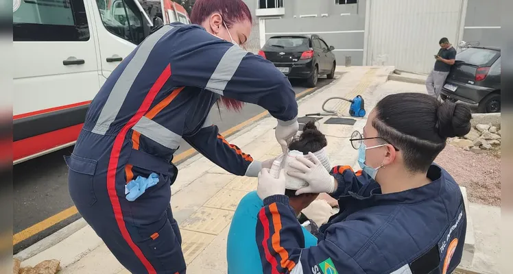 Jovens são agredidos com golpes de facão enquanto pediam alimentos em PG