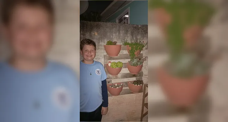 A proposta contou com variadas atividades, como fotos retratando o meio ambiente em suas casas, a criação de crônicas e a realização de uma entrevista sobre um projeto local.