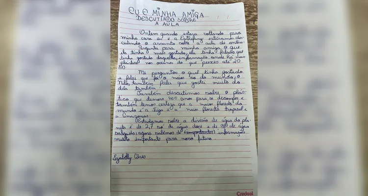 A proposta contou com variadas atividades, como fotos retratando o meio ambiente em suas casas, a criação de crônicas e a realização de uma entrevista sobre um projeto local.