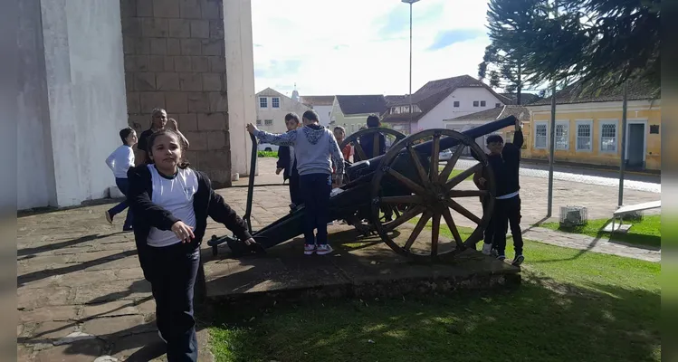 Confira os registros da proposta em sala de aula e durante a saída a campo.