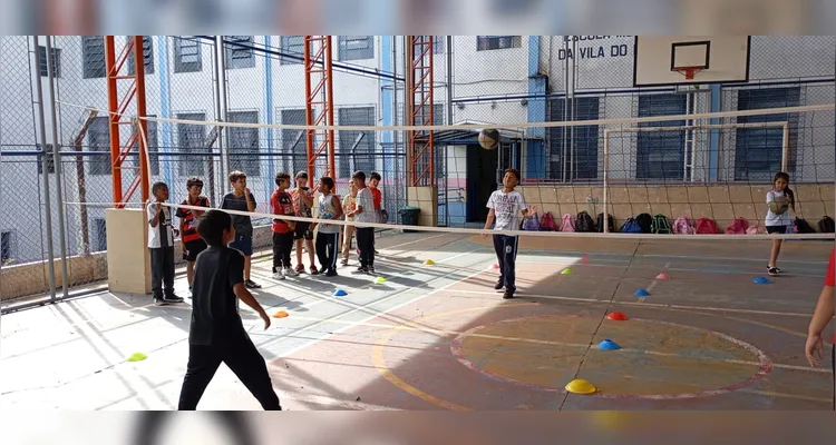 Confira as dinâmicas da ampla proposta esportiva com os estudantes.