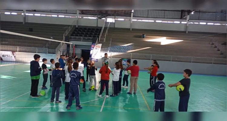 Confira as dinâmicas da ampla proposta esportiva com os estudantes.