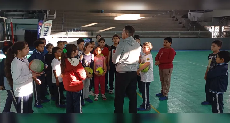 Confira as dinâmicas da ampla proposta esportiva com os estudantes.