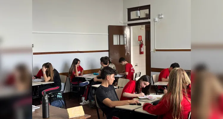 A dinâmica propiciou experiências novas e desafiadoras aos alunos, como entrevistas com convidados externos, planejamento cuidadoso e execução de registros fotográficos.