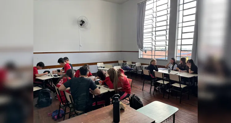 A dinâmica propiciou experiências novas e desafiadoras aos alunos, como entrevistas com convidados externos, planejamento cuidadoso e execução de registros fotográficos.