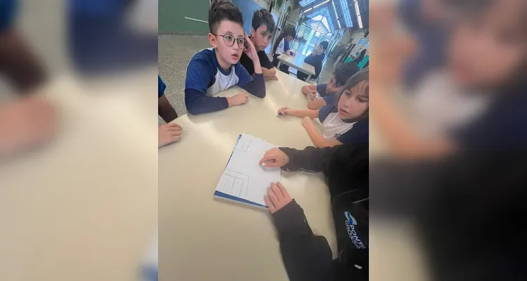 Para ver os conceitos estudados na prática, os alunos confeccionaram maquetes.