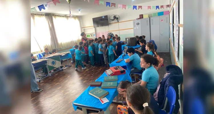 Veja a série de registros e os materiais expostos durante a feira dos estudantes.