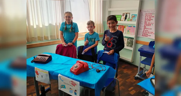 Veja a série de registros e os materiais expostos durante a feira dos estudantes.