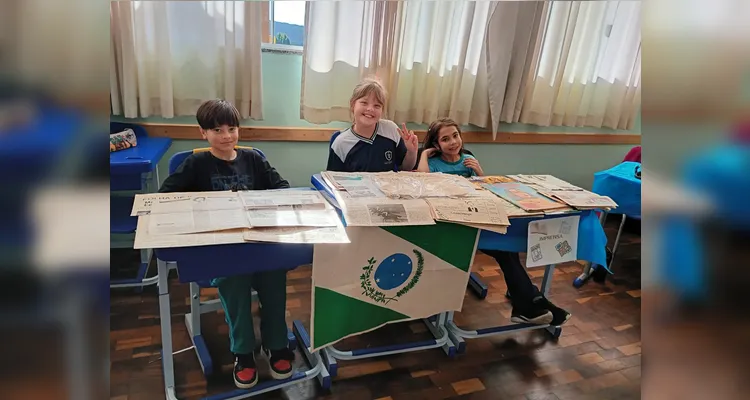Veja a série de registros e os materiais expostos durante a feira dos estudantes.