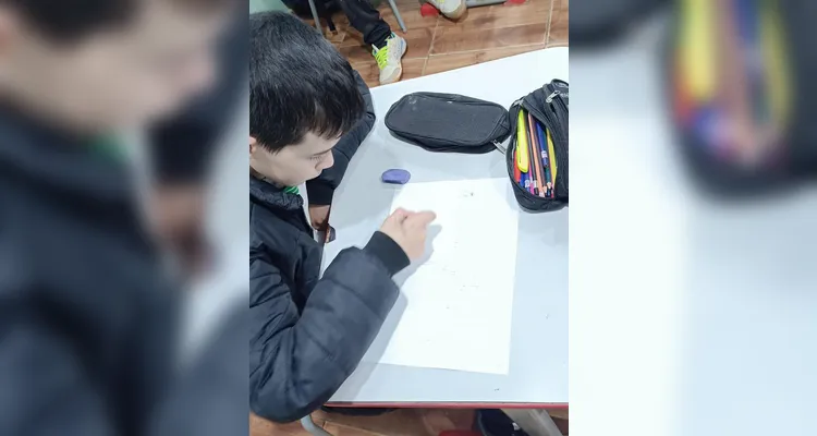 Uma das atividades desafiou os estudantes a ilustrarem atitudes de conscientização sobre os cuidados com a água.