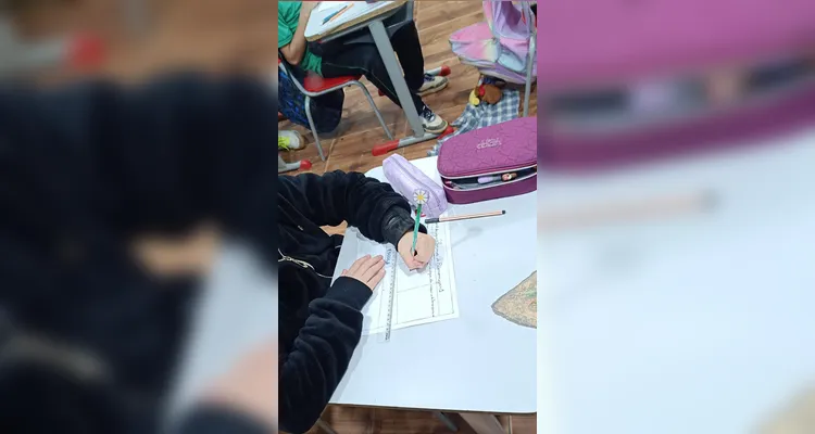 Uma das atividades desafiou os estudantes a ilustrarem atitudes de conscientização sobre os cuidados com a água.