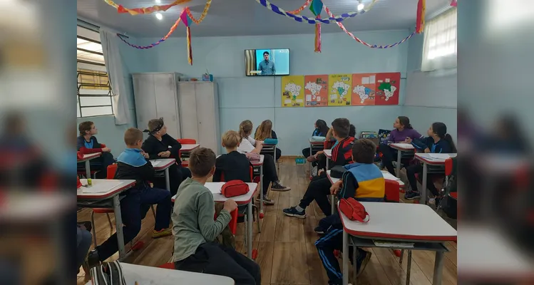 A videoaula do Vamos Ler e Tetra Pak foi o ponto de partida para as ações da turma.
