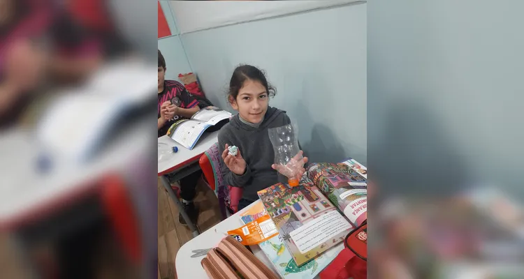 O resultado do trabalho dos alunos foram diversos jogos e brinquedos, que posteriormente foram entregues a colegas da escola.