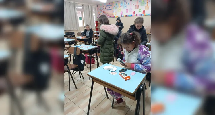 Trabalho contou com diversificados momentos em sala de aula e participação de toda a classe.