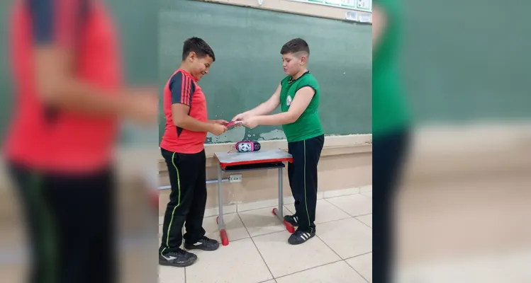 Veja os registros em fotos do amplo trabalho em sala de aula.