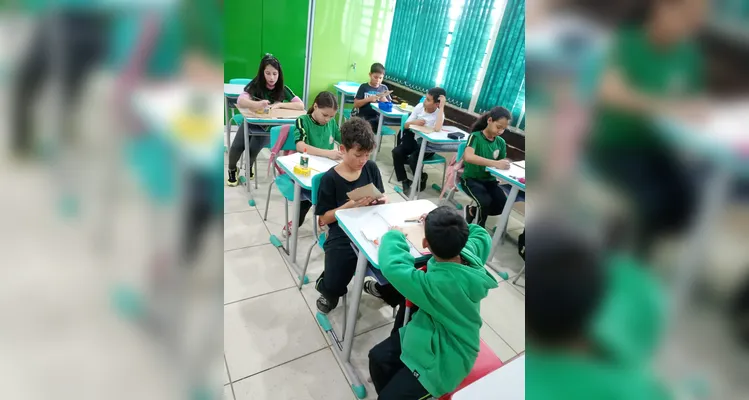Veja os registros em fotos do amplo trabalho em sala de aula.