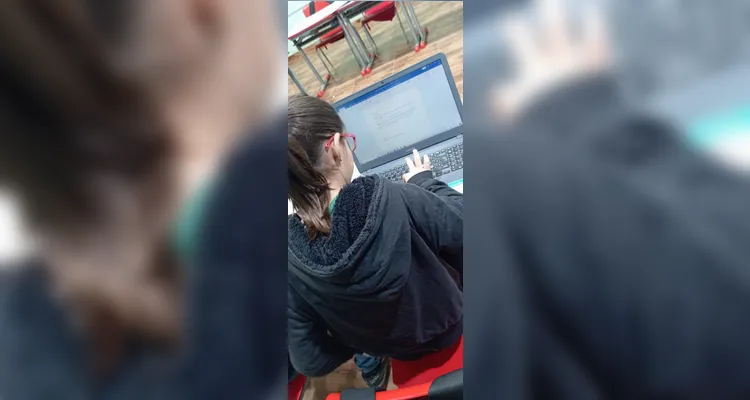 A turma realizou todas as etapas do jornal impresso da escola, desde o planejamento até a impressão.