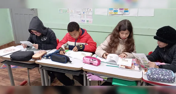 A turma realizou todas as etapas do jornal impresso da escola, desde o planejamento até a impressão.