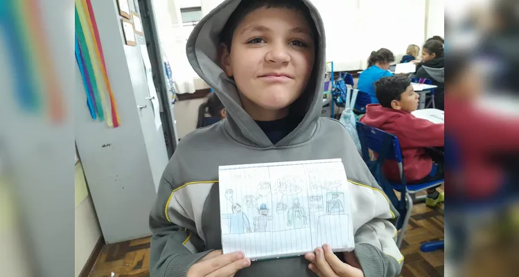 Os alunos também criaram tirinhas sobre a temática estudada.