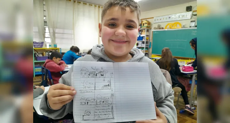 Os alunos também criaram tirinhas sobre a temática estudada.