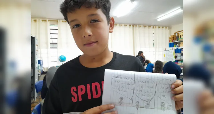 Os alunos também criaram tirinhas sobre a temática estudada.