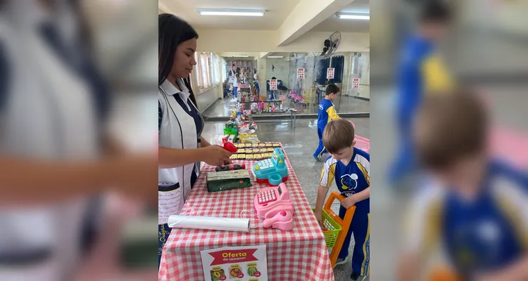 Os alunos participaram de todos os momentos de organização da dinâmica, desde a seleção das embalagens até a execução da prática.