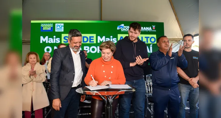 Prefeitura entrega Superposto no 'Borato' e autoriza obras de asfalto