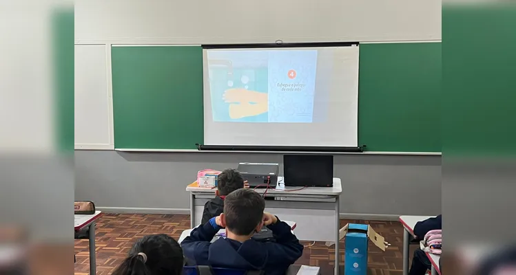 A classe desenvolveu uma série de atividades baseadas na videoaula especial sobre os cuidados com a saúde nas férias.