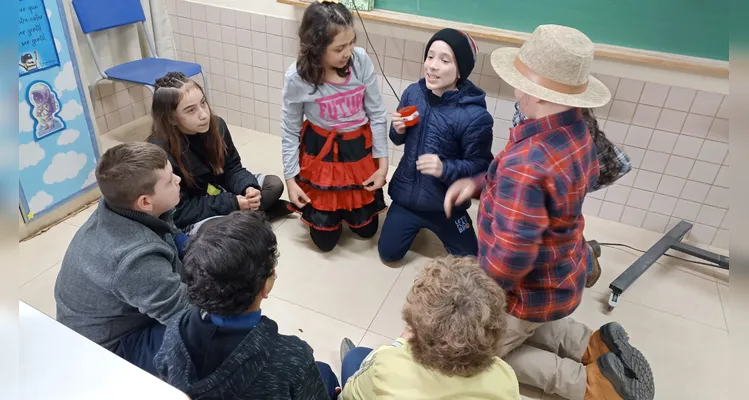 Veja como foi o trabalho em sala de aula e os registros dos alunos em casa.
