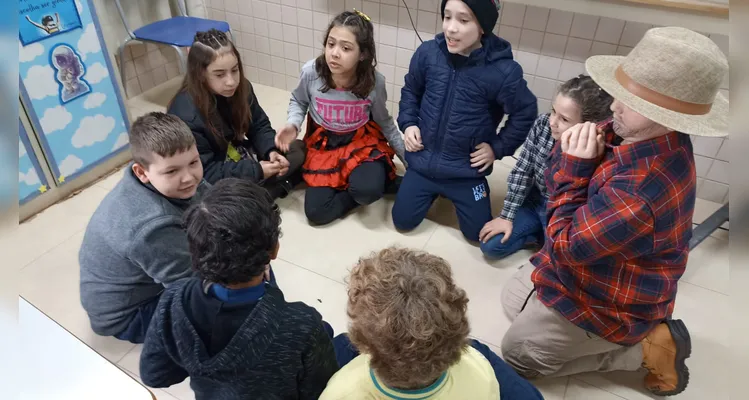 Veja como foi o trabalho em sala de aula e os registros dos alunos em casa.