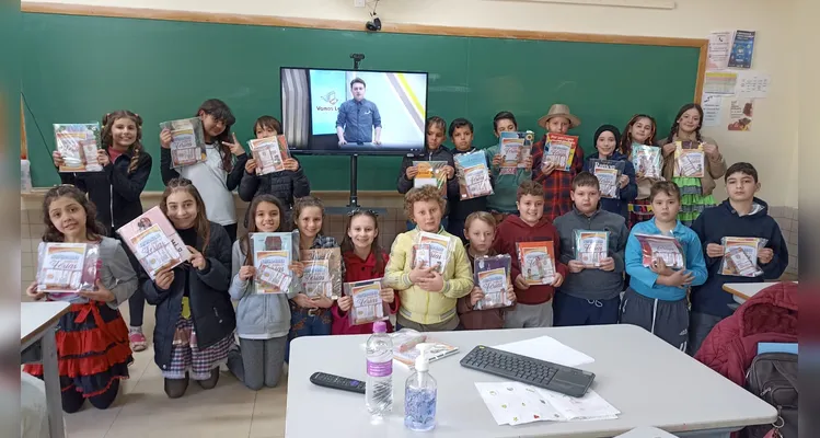 Veja como foi o trabalho em sala de aula e os registros dos alunos em casa.