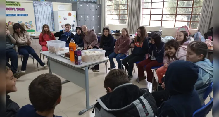 Veja como foi o trabalho em sala de aula e os registros dos alunos em casa.